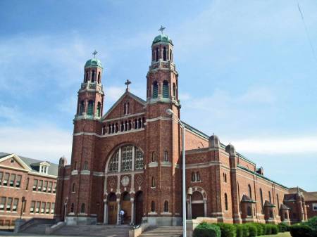 StHyacinthRCChurchDetroit.jpg